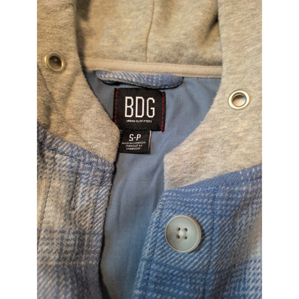 BDG Urban Outfitters Jacket Womens Small Blue Plaid Hooded Shacket Flannel - Picture 3 of 11